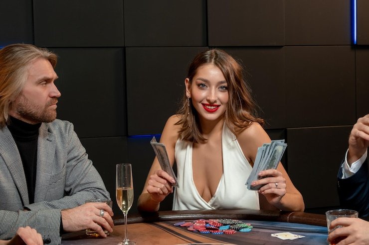 Antarmuka taruhan yang intuitif Antarmuka taruhan di meja Texas Hold'em Bonus